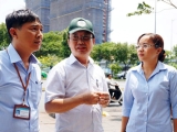Giữa trưa, chủ tịch quận 1 xuống đường gặp người dân chiếm vỉa hè