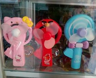 Quạt tích điện mini