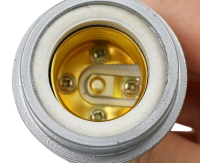 ĐUi e27 sứ có vỏ kim loại cao cấp